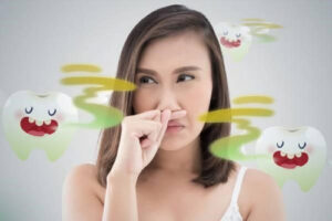 Biểu hiện hôi miệng khi răng khôn mọc
