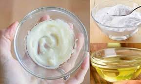 Tẩy trắng răng bằng dầu dừa và baking soda